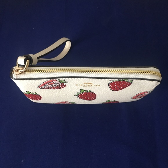 Coach Corner Zip Wristlet With Strawberry Print - Picture 5 of 11